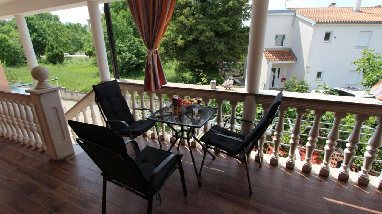 Apartment Kreslin Vantacici Ngoại thất bức ảnh